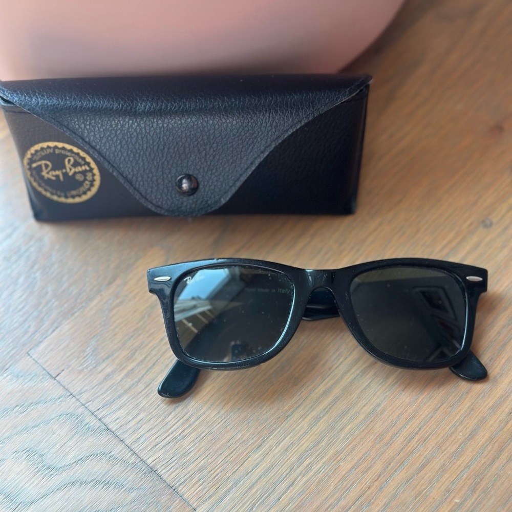 Ray-Ban Classic Black Sunglasses with Case